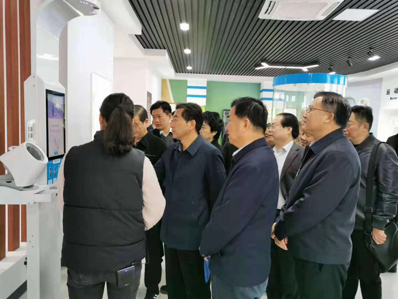 身高體重血壓測(cè)量儀應(yīng)用現(xiàn)場(chǎng)